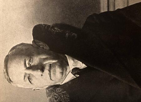 Фотография книги "Александр Бахрах: Бунин в халате. По памяти, по записям"