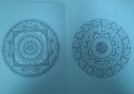 Фотография книги "Дзен-дудлинг. Исцеляющие дзендалы"