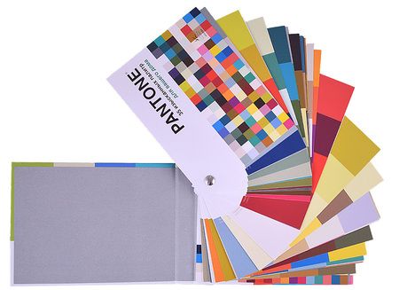 Фотография книги "Джонсон, Хиггинс: Pantone. 35 изысканных палитр для вашего дома"