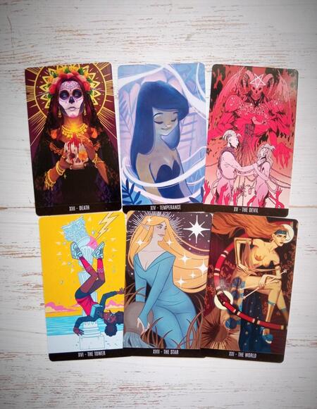 Фотография книги "Голос Таро. Зов Арканов (80 карт+книга на английском языке)"