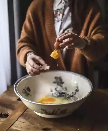 Фотография книги "Каширская, Корнеева, Льдокова: Всё такое вкусное. Как научиться красиво снимать еду и заработать на этом"