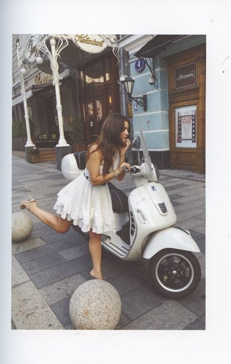 Фотография книги "Катя Долгорукова: 10 первых свиданий. Она знакомится с мужчинами, чтобы познакомиться с собой"