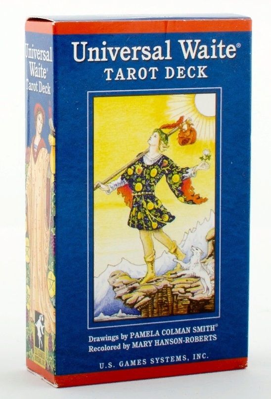 Обложка книги "UNIVERSAL WAITE TAROT DECK"