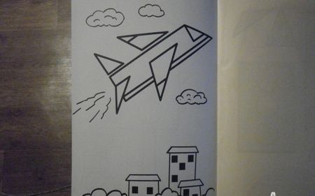 Фотография книги "Е. Смирнова: Строим из фигурок. Аппликация, раскраска с наклейками"