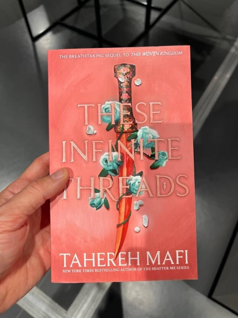Tahereh Mafi: These Infinite Threads