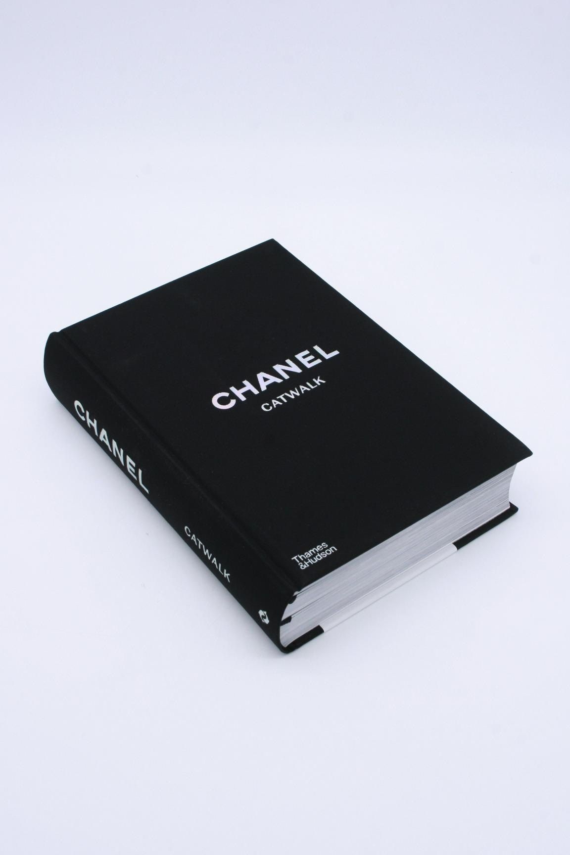 Patrick Maures: Chanel Catwalk: The Complete Collections