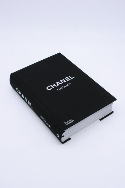 Patrick Maures: Chanel Catwalk: The Complete Collections