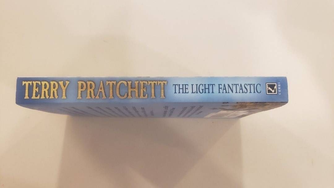 Пратчетт Терри: The Light Fantastic