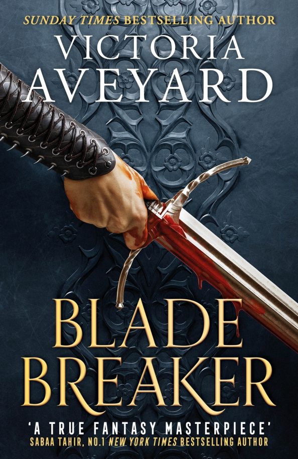 Victoria Aveyard: Blade Breaker