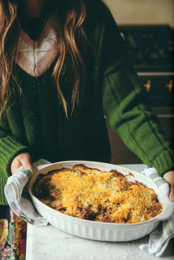Skye McAlpine: A Table Full of Love. Recipes to Comfort, Seduce, Celebrate & Everything Else in Between