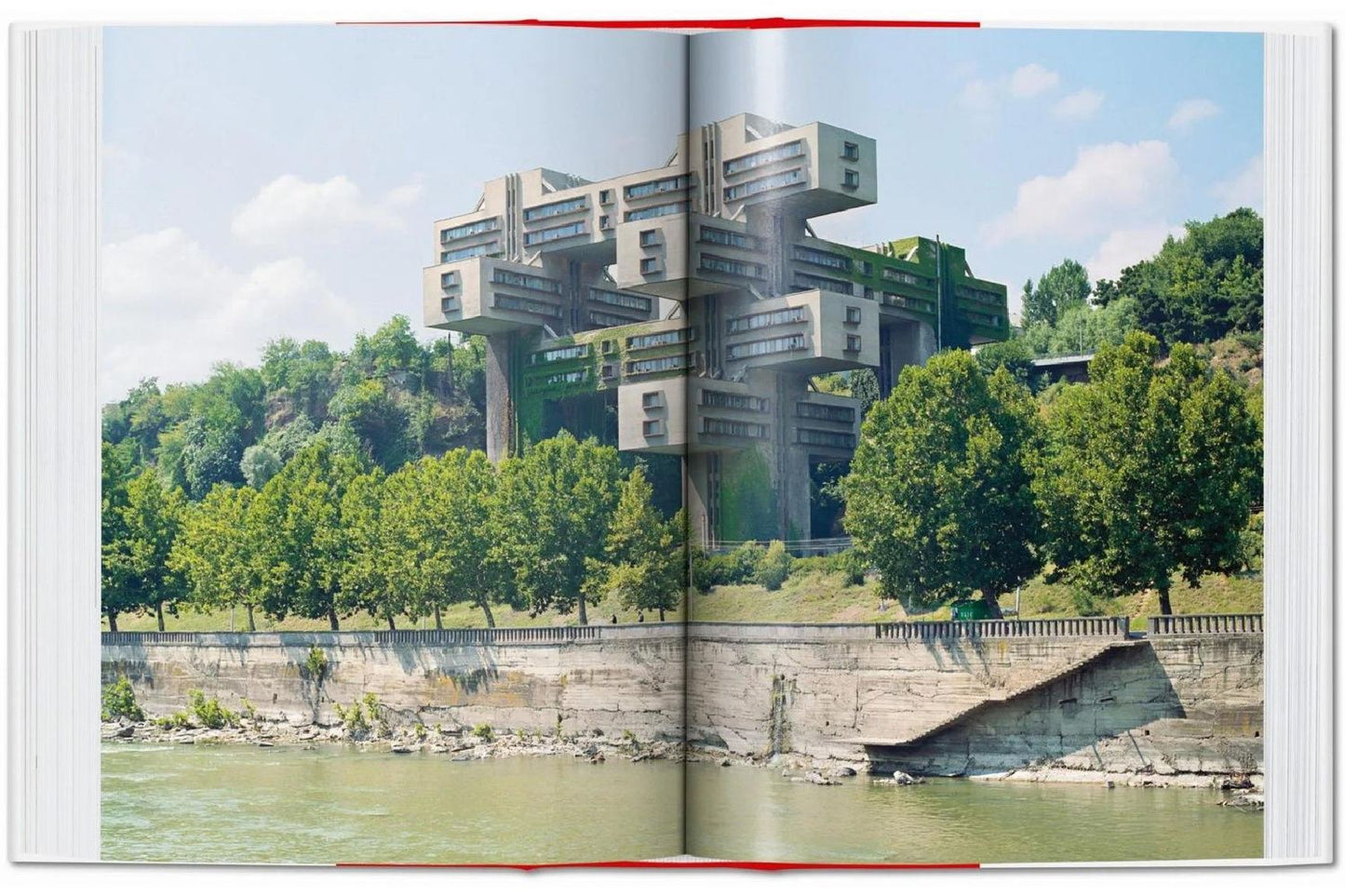 Frederic Chaubin: СССР. Cosmic Communist Constructions Photographed. 40th Ed mini