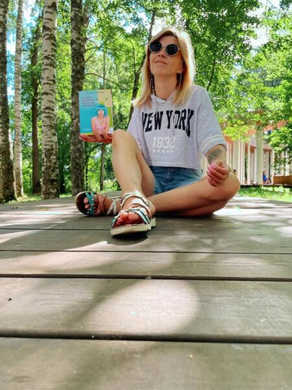 Фотография книги "Алексеева: Глупые комиксы, розовые "мартинсы""