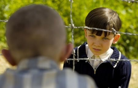 Фотография книги "Бойн: Мальчик в полосатой пижаме"
