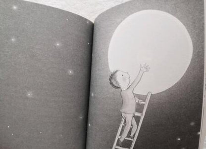 Фотография книги "Дэвид Алмонд: Мальчик, который залез в Луну"