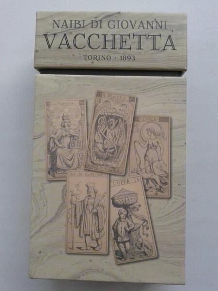 Фотография книги "Джованни Вачетта: Наиби Джованни Вачетта. 78 карт + инструкция"