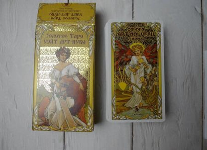 Фотография книги "Джулия Ф.: Золотое Таро Уэйт Арт-Нуво"