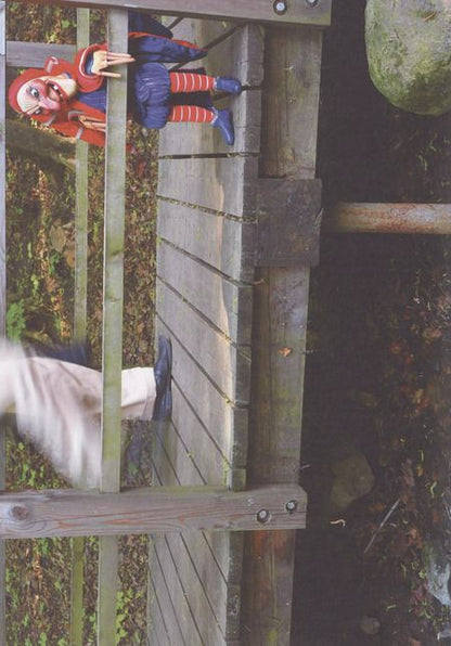 Фотография книги "Филимонов, Широкова: Куклы в городе. Московские доподлинные фотоистории"