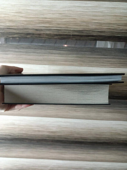 Фотография книги "ФНАФ Серебряные глаза. Графический роман"