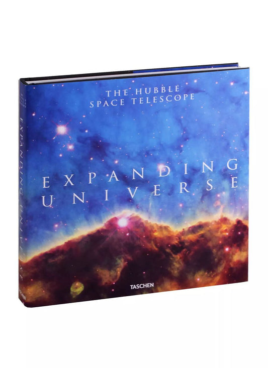 Обложка книги "Фрэнк, Мейс, Оуэн: Expanding Universe. Photographs from the Hubble Space Telescope"
