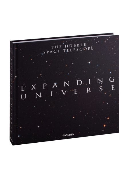 Фотография книги "Фрэнк, Мейс, Оуэн: Expanding Universe. Photographs from the Hubble Space Telescope"