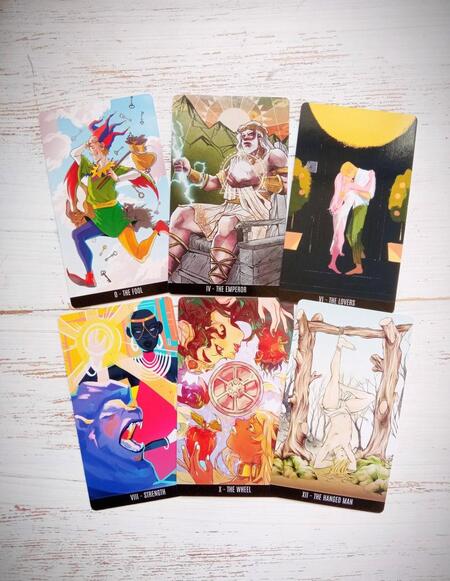 Фотография книги "Голос Таро. Зов Арканов (80 карт+книга на английском языке)"