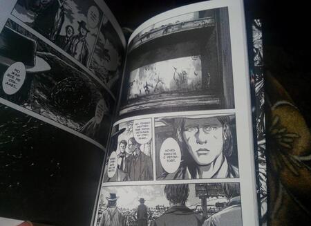 Фотография книги "Говард Лавкрафт: Сияние извне"