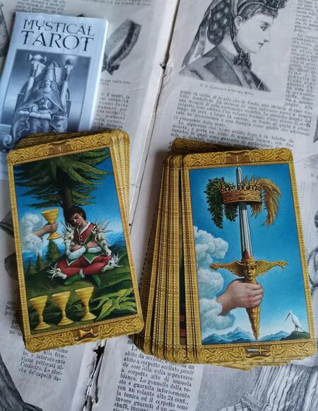 Фотография книги "Guillano Costa: Таро Мистическое (Руководство и карты)"