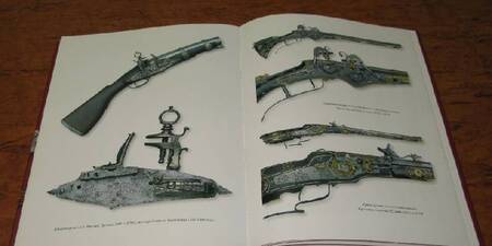 Фотография книги "Квасневич: Лексикон старинного огнестрельного оружия"