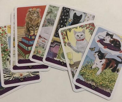 Фотография книги "Magdelina Messina: Мини Таро Языческих кошек. 78 карт"