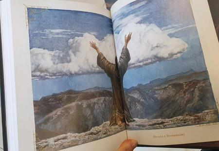 Фотография книги "Мэтью Льюис: Монах. Величайший готический роман в современной адаптации"
