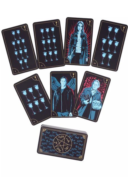 Фотография книги "Минерва Сигел: Supernatural - Tarot Deck and Guide"