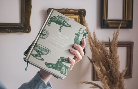 Фотография книги "Олдхаус-Грин: Кельтские мифы. От Короля Артура и Дейрдре до фейри и друидов"