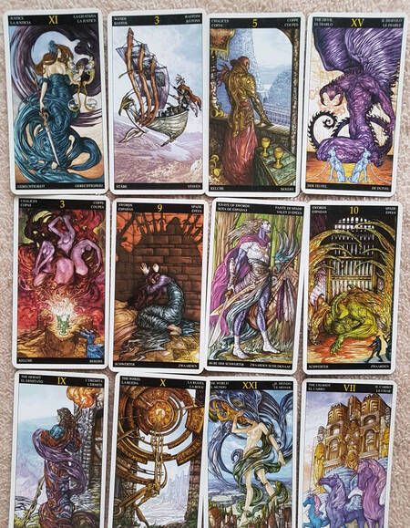 Фотография книги "Паоло Мартинелло: Universal Fantasy Tarot Таро Царство Фэнтези (карты+инструкция на рус. яз.) (коробка) Martinello"