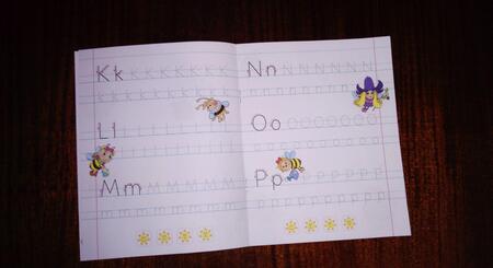 Фотография книги "Пишем по-английски. Алфавит. 5-6 лет"