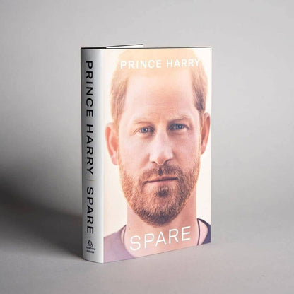 Обложка книги "Принц Гарри: Spare"