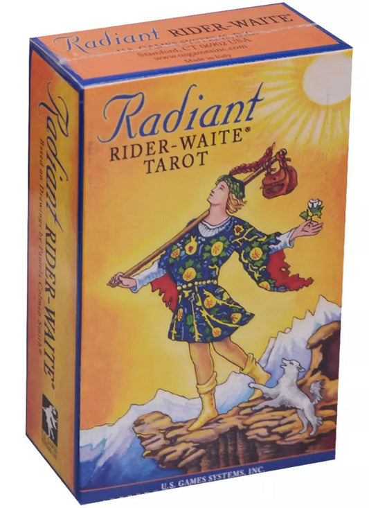 Обложка книги "Radiant Rider-Waite tarot"