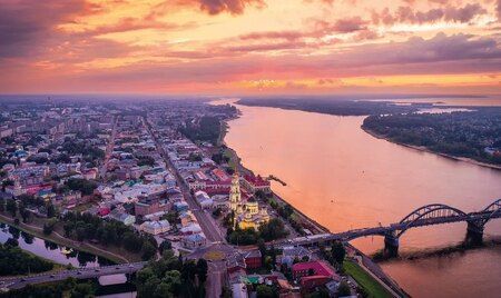 Фотография книги "Рыбинск: миры и образы, краски и детали"