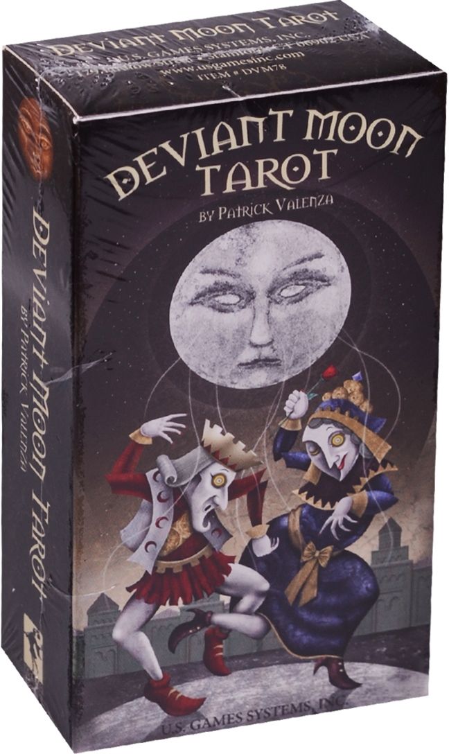 Обложка книги "Deviant moon tarot / Таро Аномальной луны"