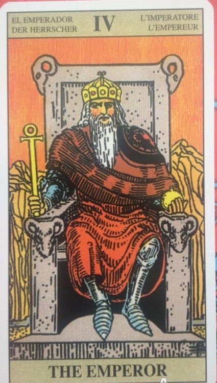 Фотография книги "Таро Уэйта "RWS Tarot""