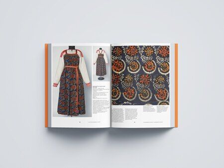 Фотография книги "Татьяна Александровна: Синий в кубе. История и технология кубовой набойки"