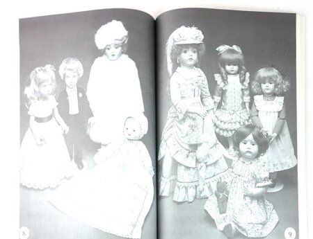 Фотография книги "Винус Додж: Шьем одежду для кукол"